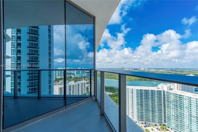 Building Photo - 15701 Collins Ave