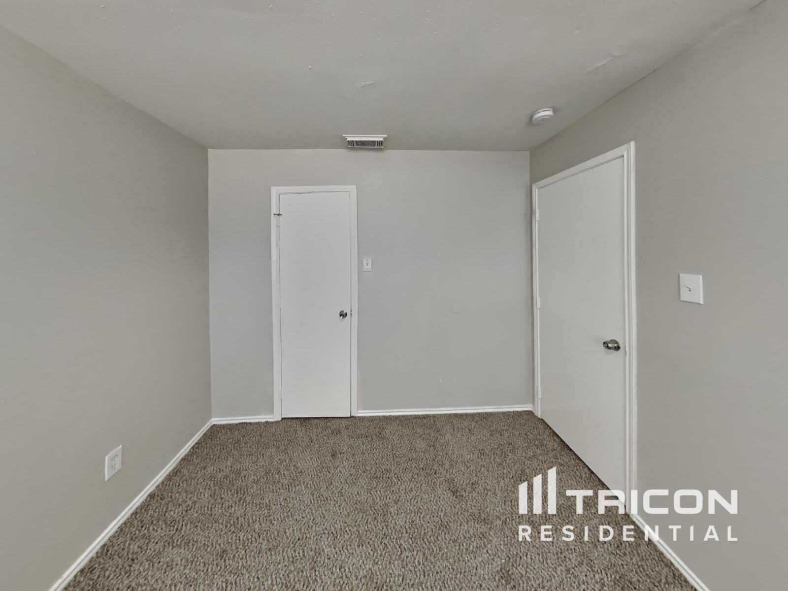 Building Photo - 12844 Edgewood Park Dr