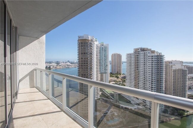 Building Photo - 475 Brickell Ave