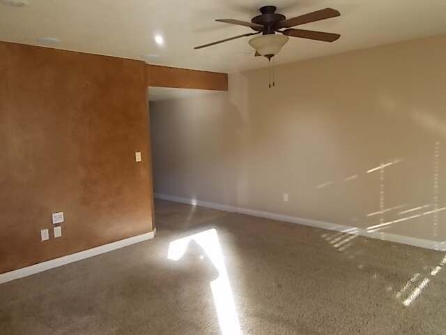 Building Photo - Cedar Park Townhome