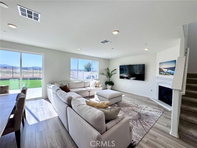 Building Photo - 36224 Owens Dr