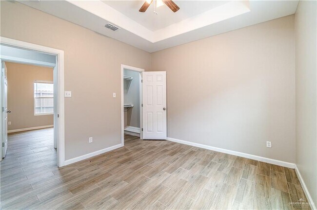 Building Photo - 6903 Venus Dr