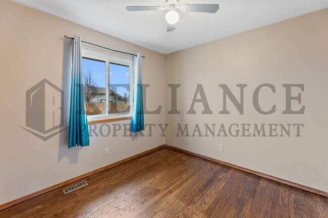 Building Photo - 13806 W Alderny St