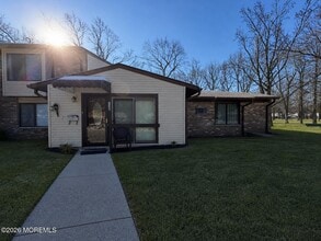 Building Photo - 134 Amberly Dr