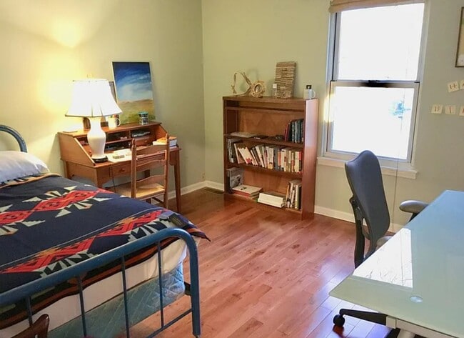 Building Photo - Sylvan Park Townhouse