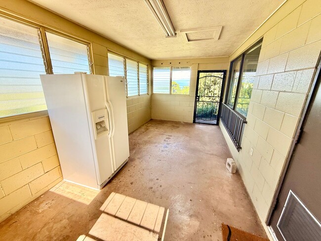 Building Photo - 2 Bedroom / 1 Bathroom Cottage in Pukalani for Rent!