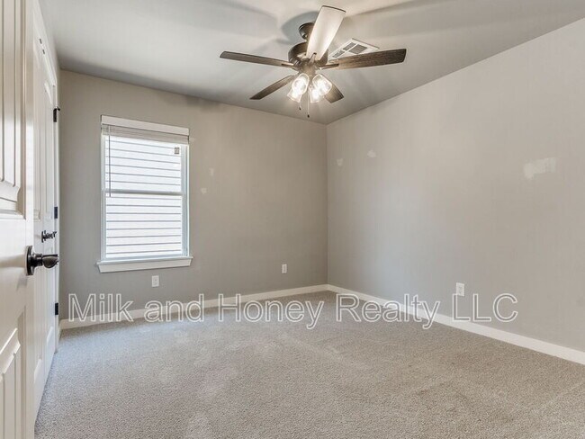 Building Photo - 3212 Hayven Cir