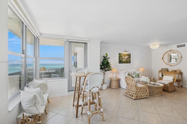 Building Photo - 2899 Collins Ave