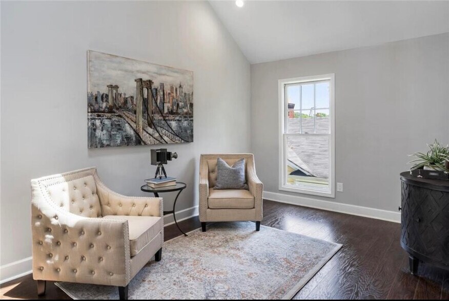 Building Photo - Room in House on Dill Ave SW