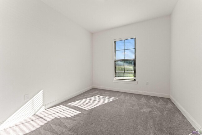 Building Photo - 12664 Brown Rd