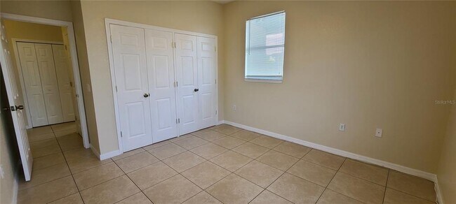 Building Photo - 405 Majestic Way