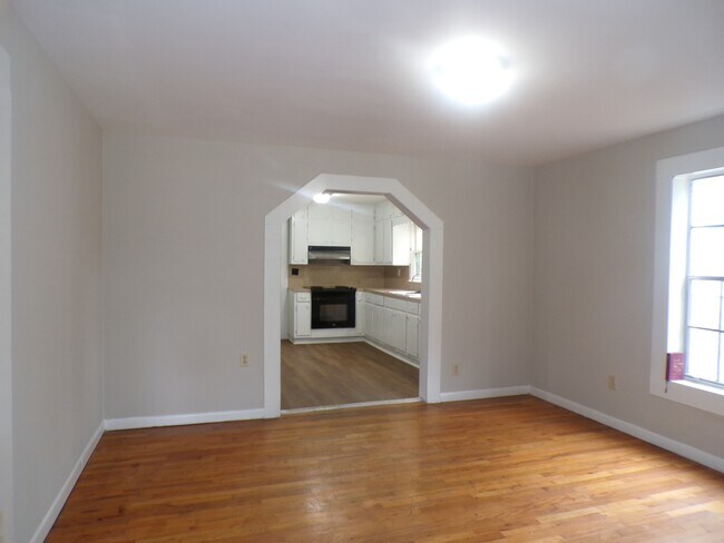 Building Photo - 116 Avalon Ave