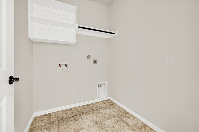 Building Photo - 2414 Willow Fall Ln