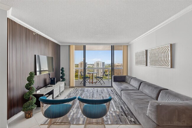 Building Photo - 20185 E Country Club Dr