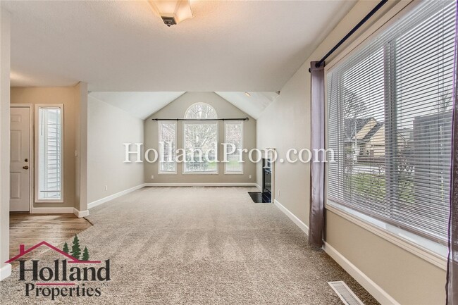 Building Photo - Beautiful Single-Family Home with 2-Car Garage in East Hillsboro!