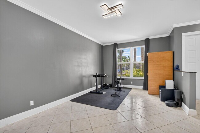 Building Photo - 3943 Westchester Way