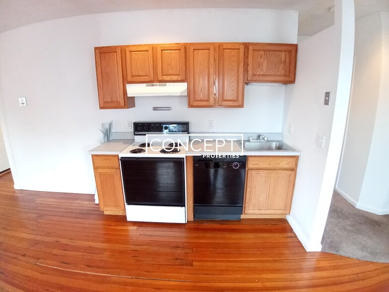 Building Photo - 58 Mansfield St