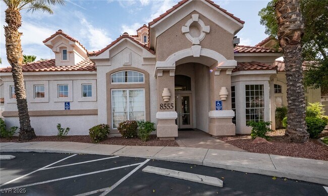 Building Photo - 8555 W Russell Rd