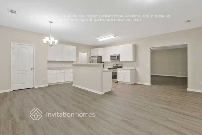 Building Photo - 4339 Shamrock Dr