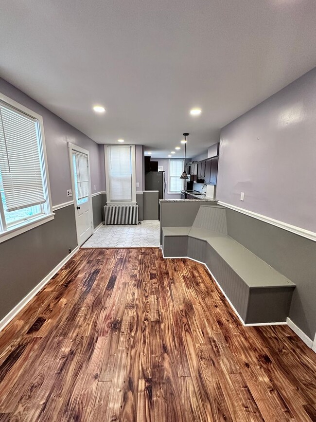 Building Photo - Charming 3 Bedroom Home in Mt.Joy!