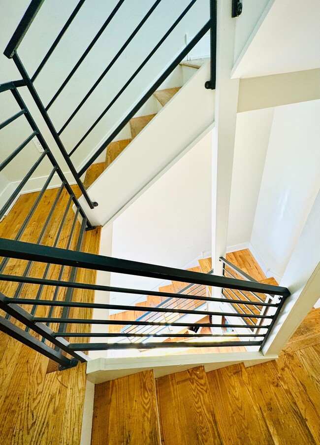 Building Photo - 1012-14 S Randolph St