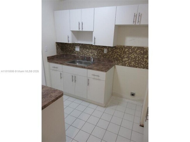 Building Photo - 444 NE 206th Ln
