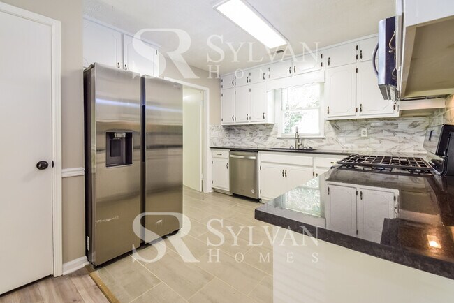 Building Photo - Cozy 3BR Home for You