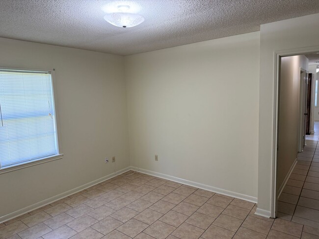 Building Photo - 3109-B Quail Court
