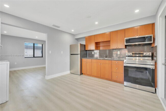 Building Photo - 7391 SW 22nd St