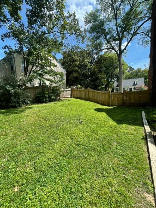Building Photo - 4408 Glenridge St