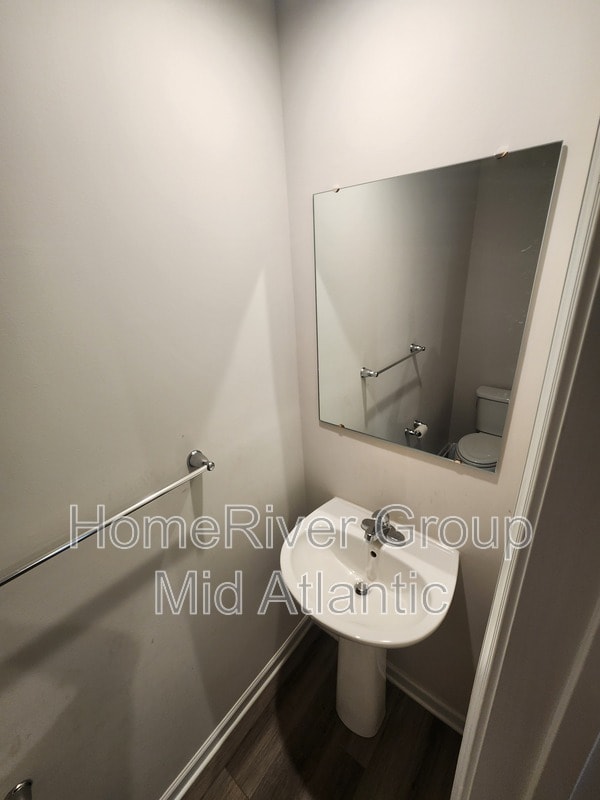 Building Photo - 203 Bowline Dr