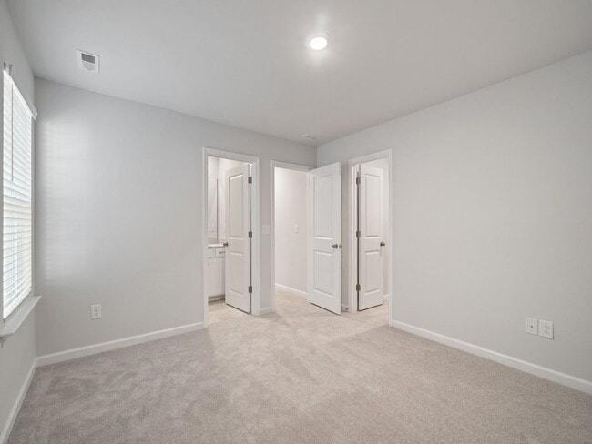 Building Photo - Beautiful Almost New Home with 5 Bedroom & 4.5 Baths