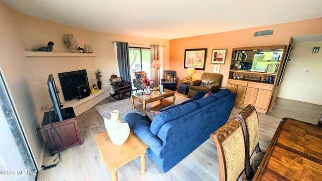 Building Photo - 5085 N Camino Del Lazo