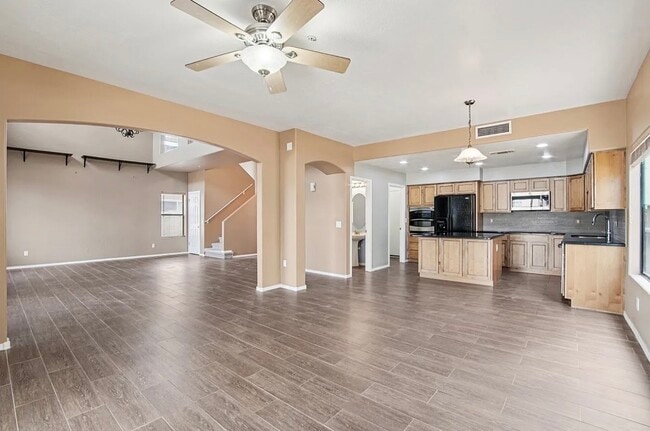 Building Photo - 14261 N 101st St