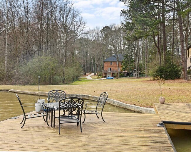 Building Photo - 2270 Emerald Dr