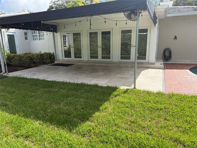 Building Photo - 3618 Palmarito St