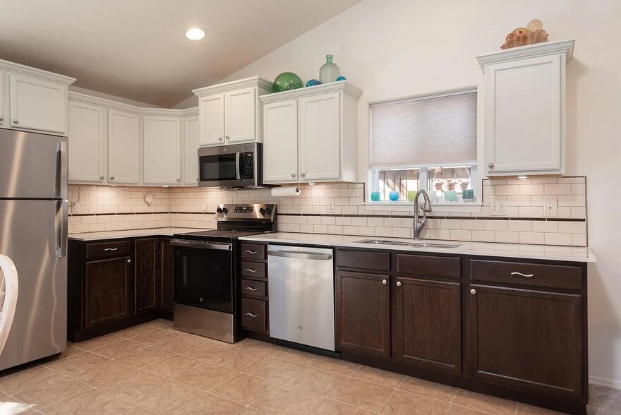 Building Photo - 2807 NE Spring Water Pl