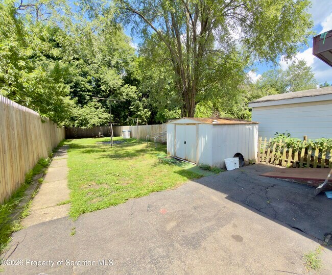 Building Photo - 512 Emmett St