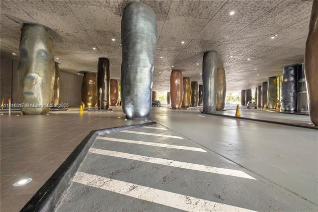 Building Photo - 465 Brickell Ave