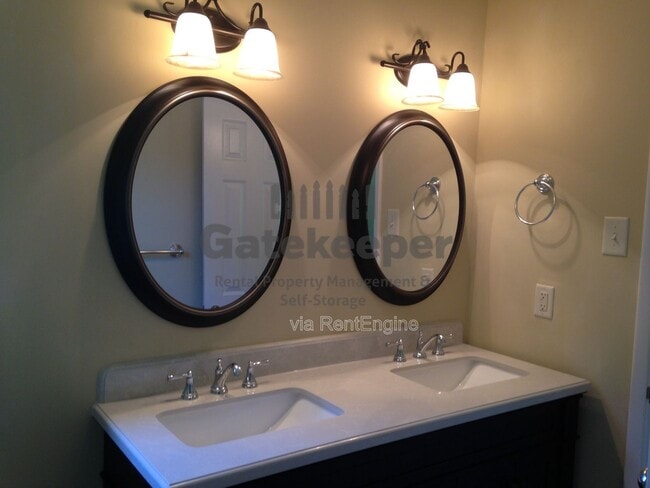 Building Photo - 695 Georgia Ave