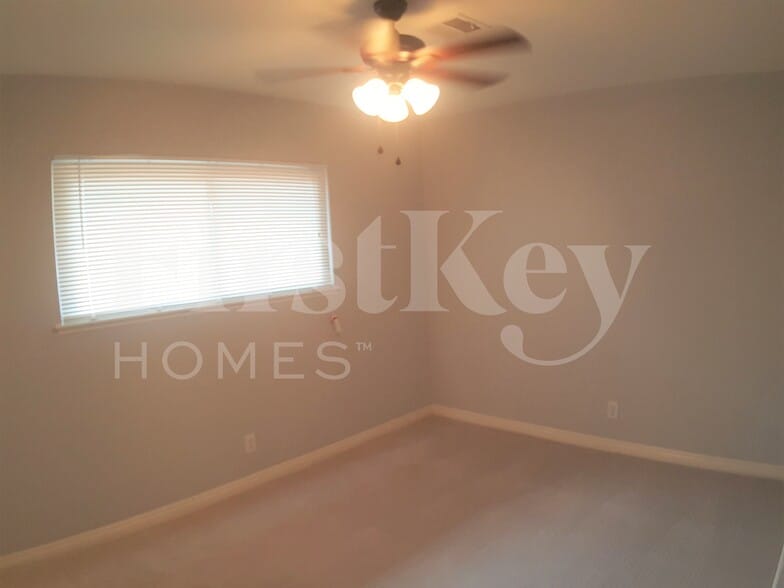 Building Photo - 2012 Bennett St