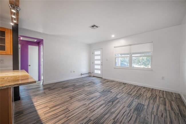 Building Photo - 3811 44th Ave N