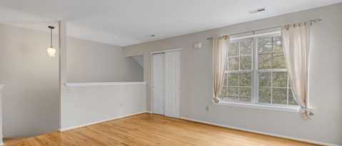 Building Photo - 1346 Chanticleer-