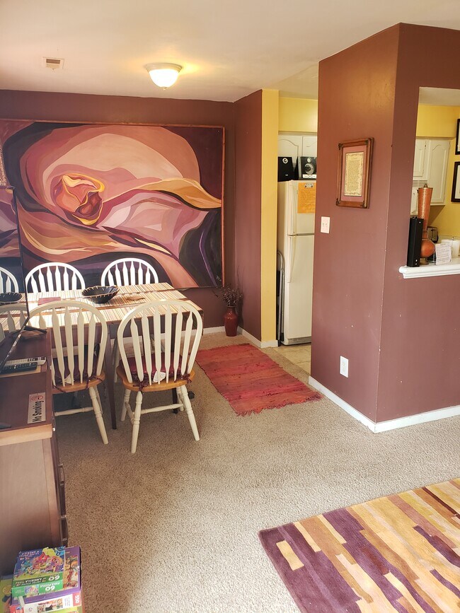 Dining Area - 536 Lanier Crescent