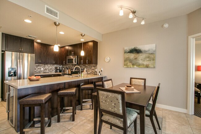 Building Photo - 5450 E Deer Valley Dr