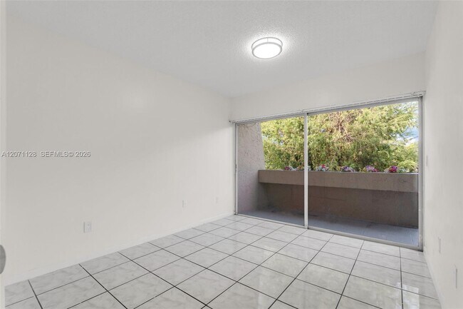Building Photo - 400 NE 18th Ave