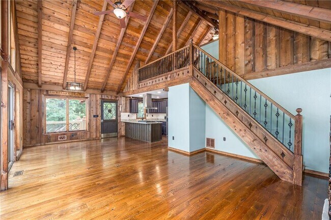 Building Photo - 771 Little Hendricks Mountain Rd