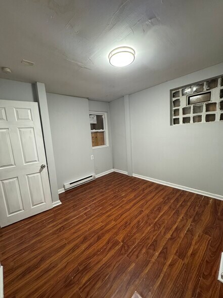 Building Photo - 2121 N 22nd St