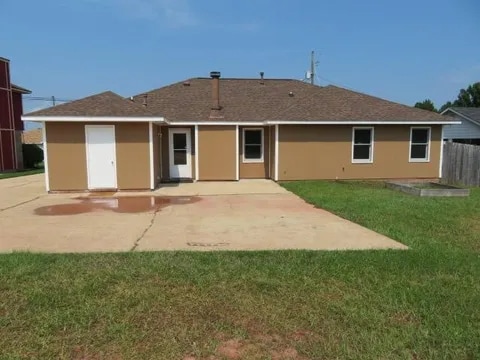 Building Photo - 6230 Valencia Dr