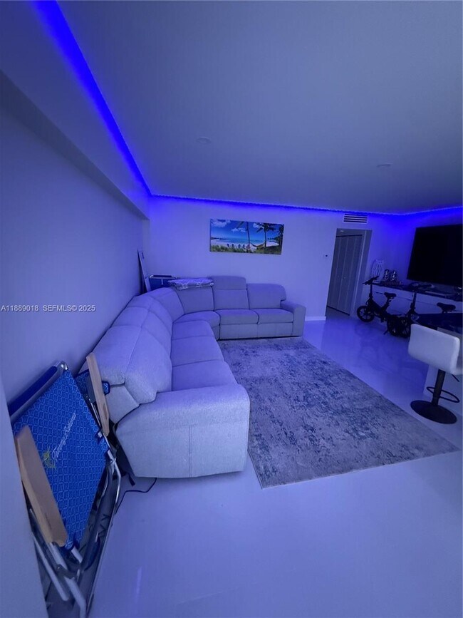 Building Photo - 901 S Surf Rd